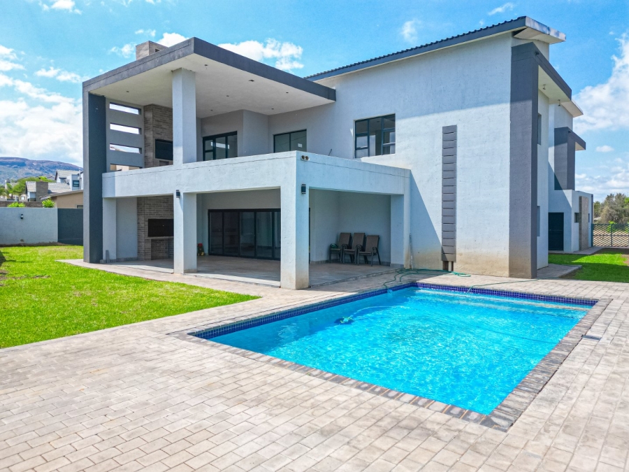 6 Bedroom Property for Sale in Gateway Manor North West